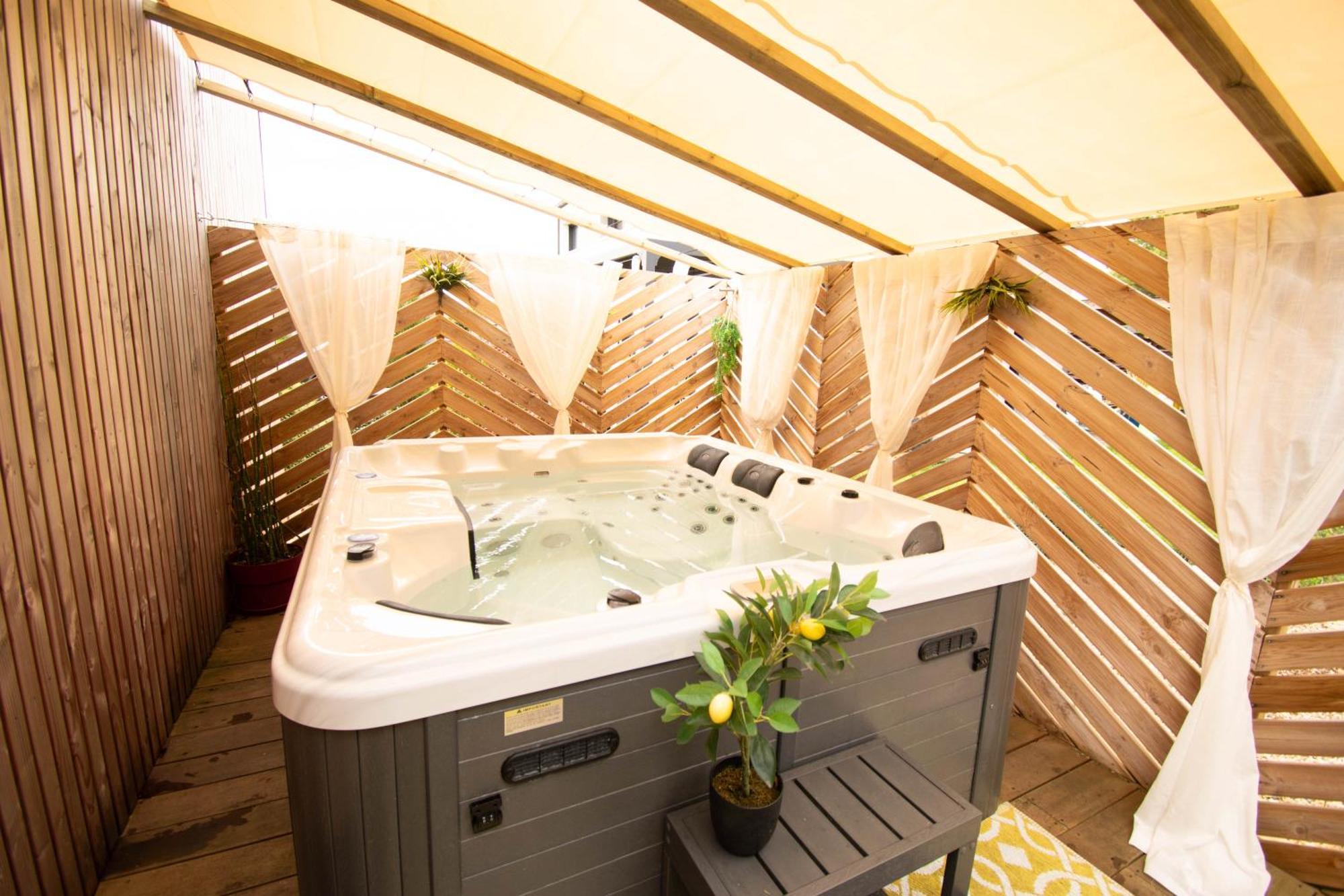 Studio Les 2 Fees - Jacuzzi - Deco Feerique Montfort-sur-Meu Εξωτερικό φωτογραφία