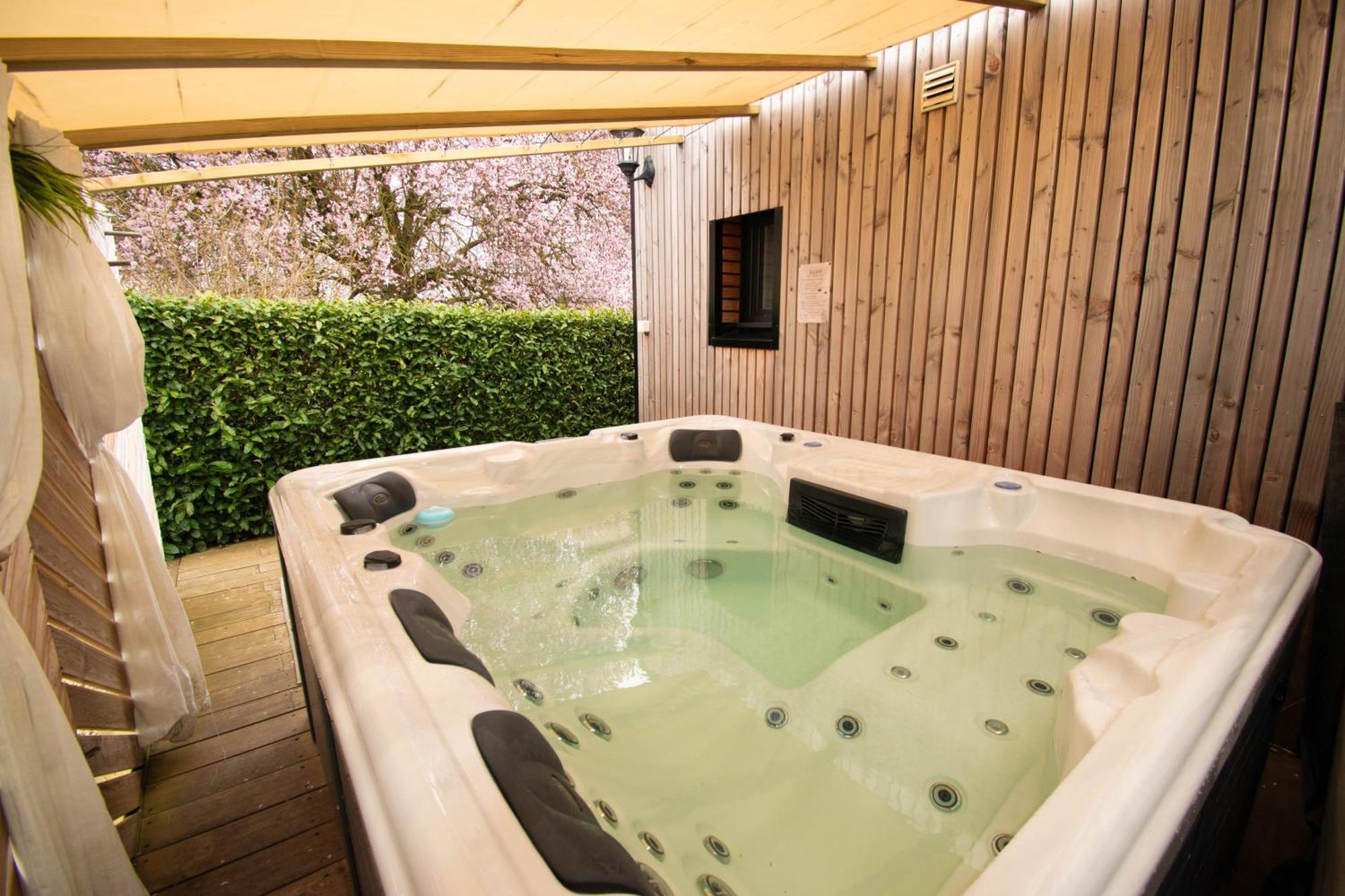 Studio Les 2 Fees - Jacuzzi - Deco Feerique Montfort-sur-Meu Εξωτερικό φωτογραφία